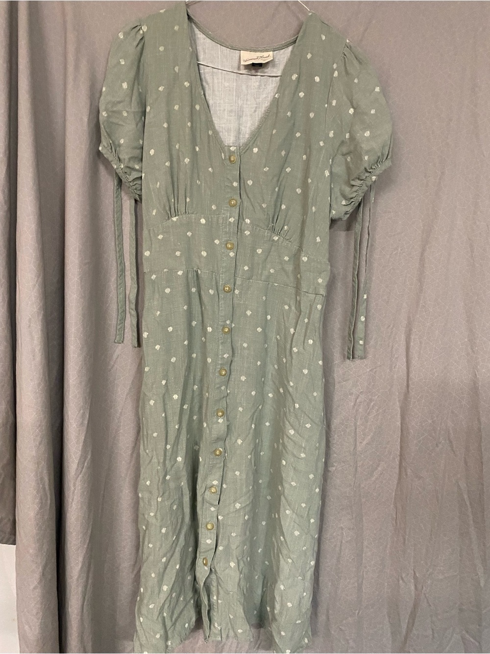 Universal Thread Sage Green Button-Front Midi Dress with White Dot Print